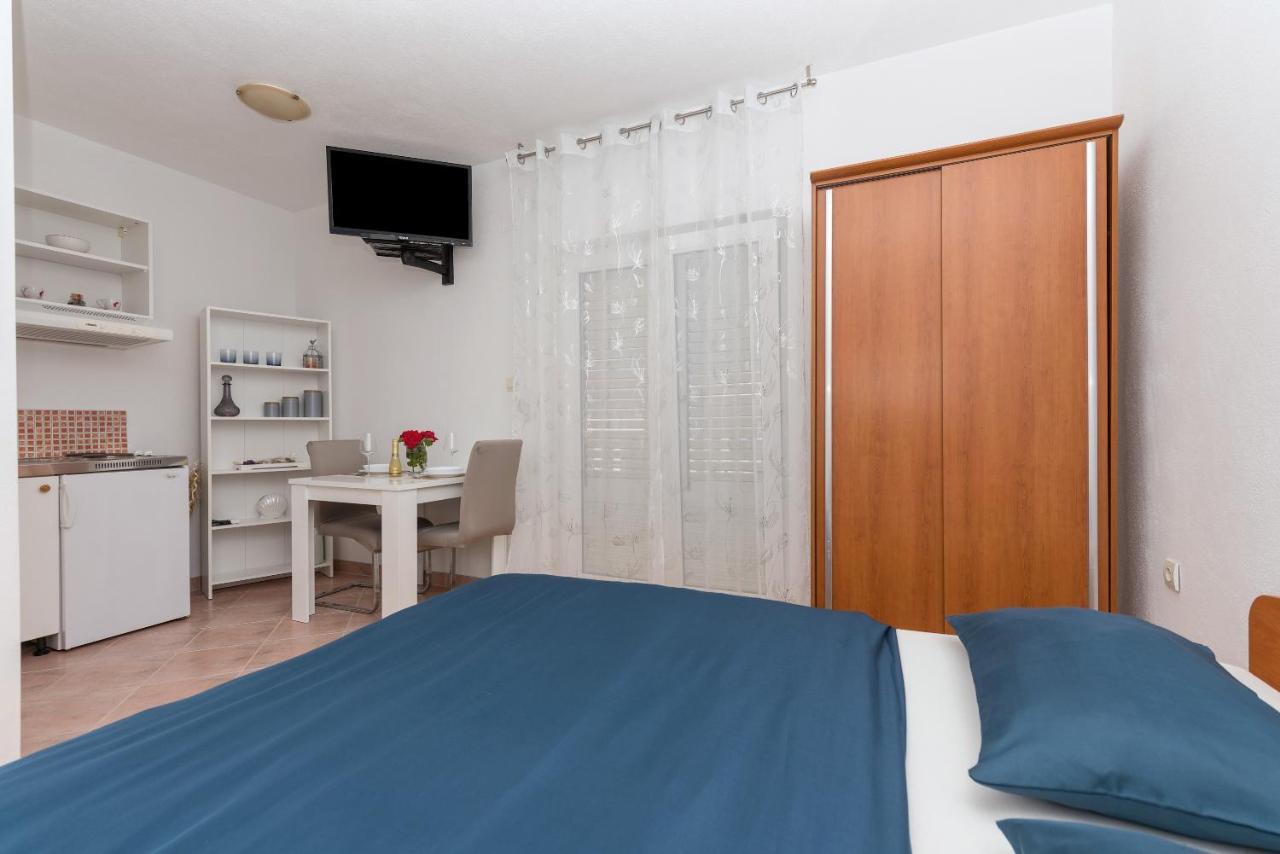 Skiljini Dvori - Studio-Apartman 1 マカルスカ エクステリア 写真