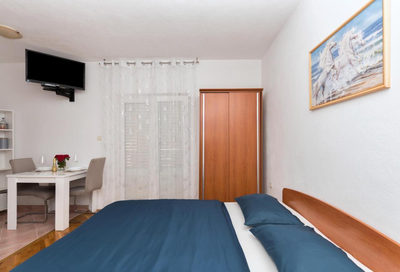 Skiljini Dvori - Studio-Apartman 1 マカルスカ エクステリア 写真