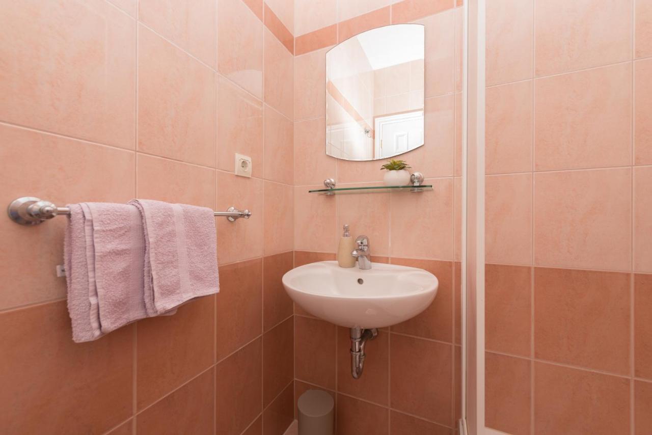 Skiljini Dvori - Studio-Apartman 1 マカルスカ エクステリア 写真