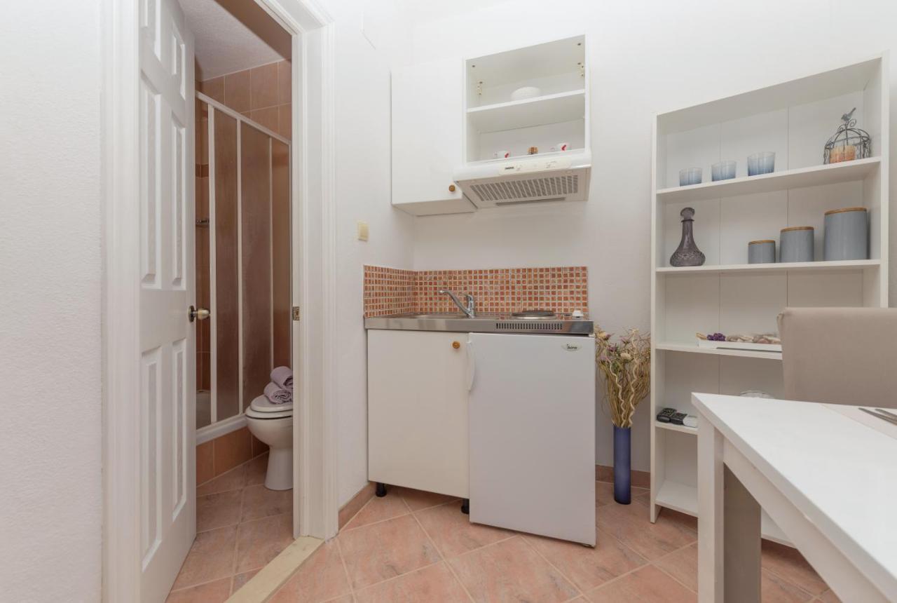 Skiljini Dvori - Studio-Apartman 1 マカルスカ エクステリア 写真
